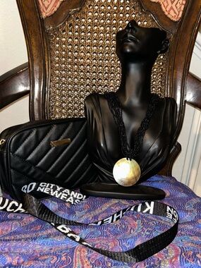 Black Purse and Necklace abalone shell Gift Set – Chic Ready to Gift Bundle